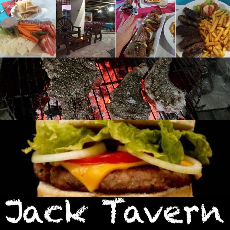 JackTavern - Auberge de Jeunesse Pointe-Noire Eksteriør billede